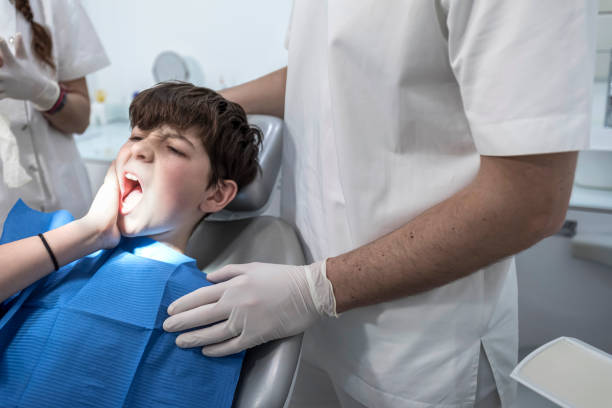 Best Emergency Tooth Extraction  in River Oaks, TX